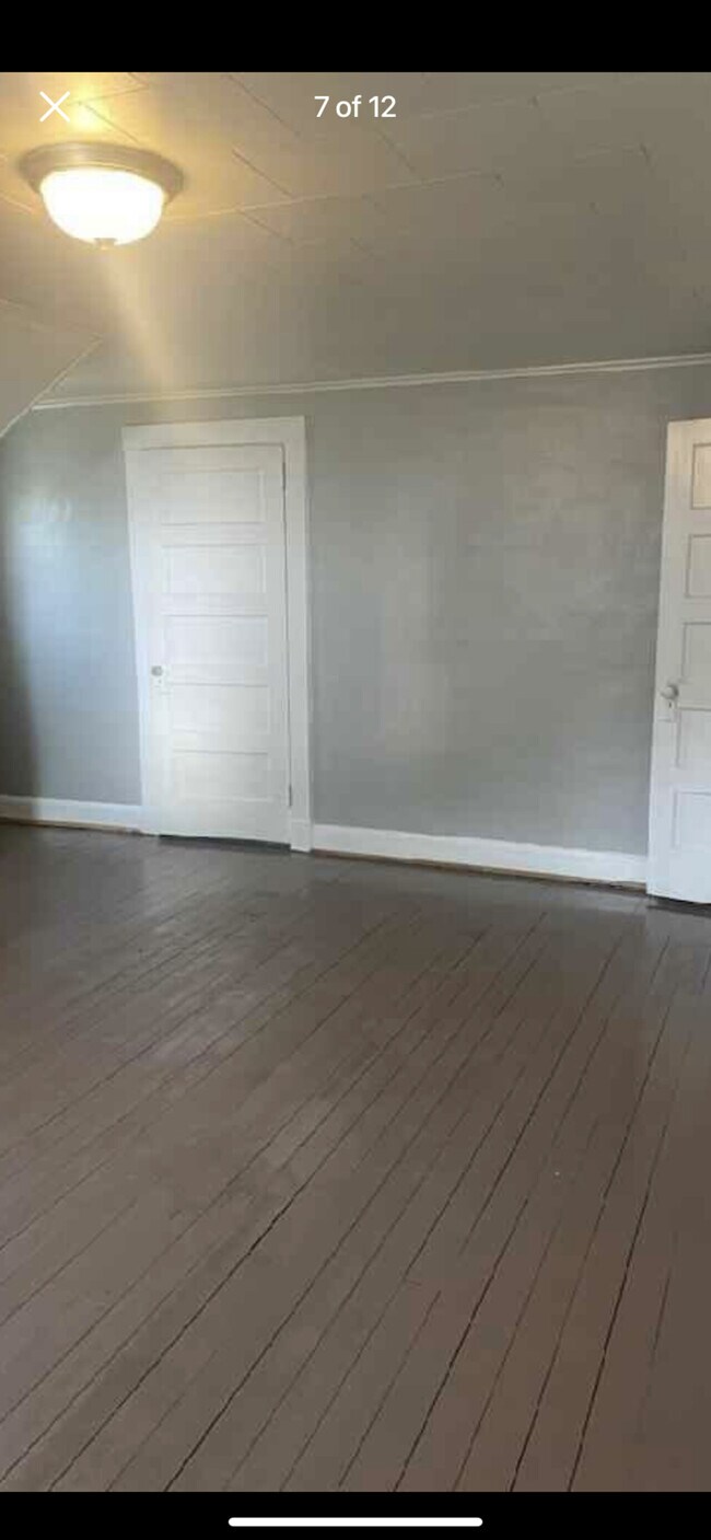 Building Photo - 268 perry Ave