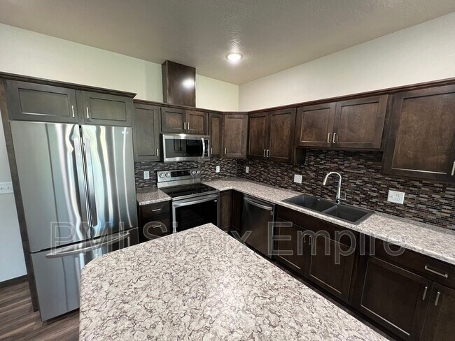 Building Photo - 6171 S Alki Pl