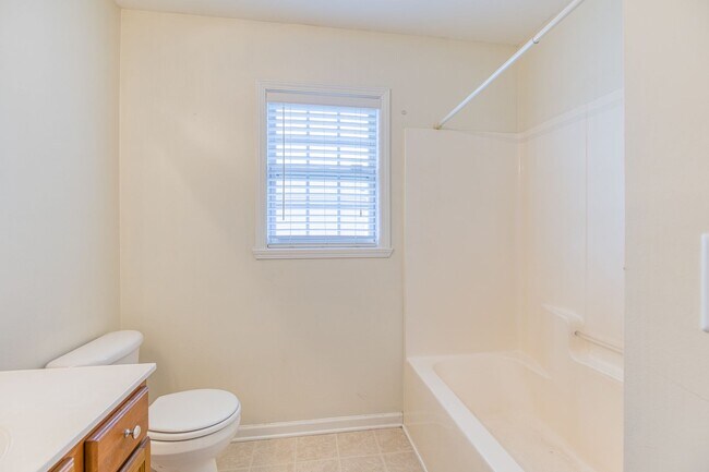 Building Photo - Beautiful 2-Story 3 bedroom and 2.5 townhouse in High Point, off Skeet Club Rd and Eastchester