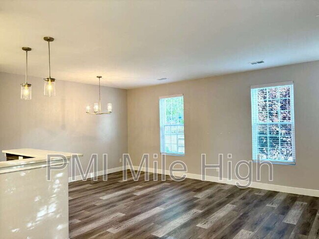 Building Photo - 12743 Leyden St