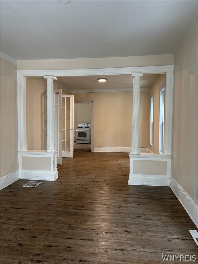 Building Photo - 74 Genesee St