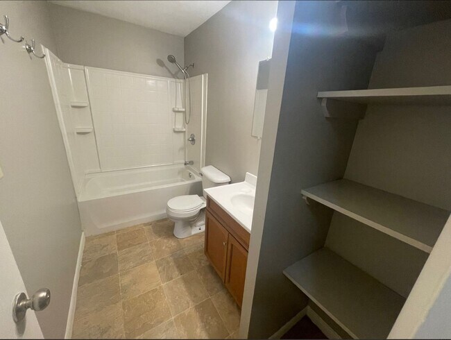 Building Photo - 1328 N 15th St