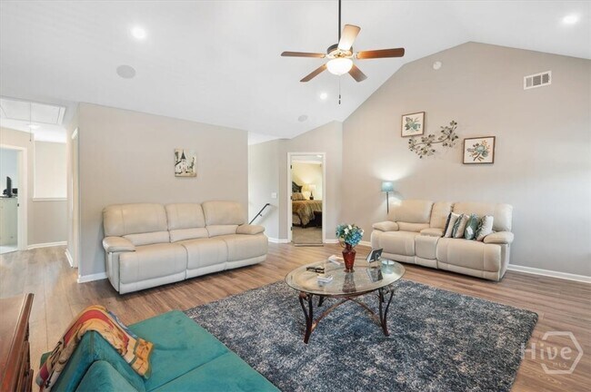 Building Photo - 3 Swallow Tail Cir