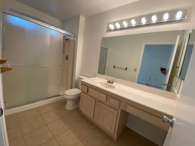 Building Photo - Sun City Summerlin - 55+ Community. Rare 2...