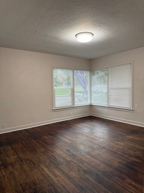 Building Photo - 1042 8th St NW