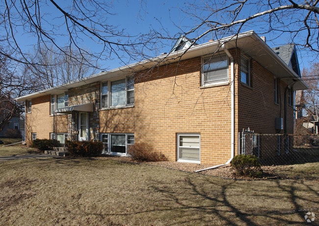 Building Photo - 1731 Dayton Ave