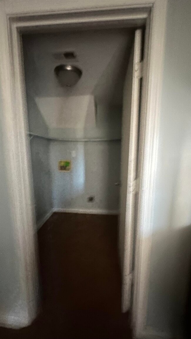 Building Photo - 5527 Apple Blossom Dr