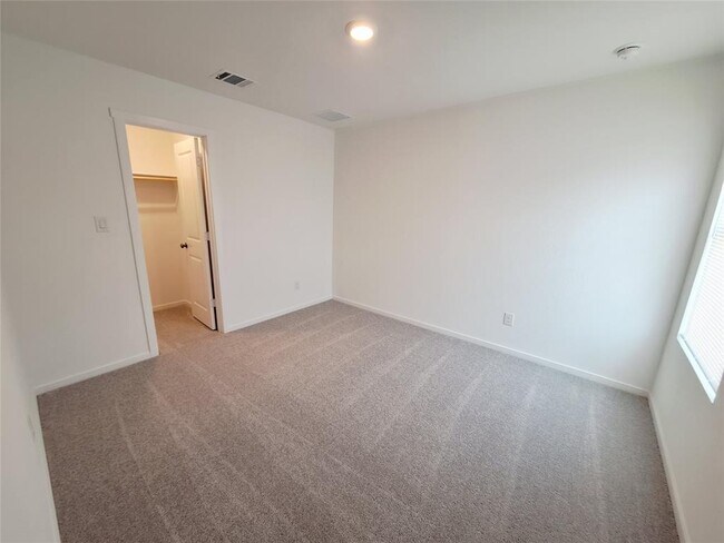 Building Photo - 518 Firedance Ct