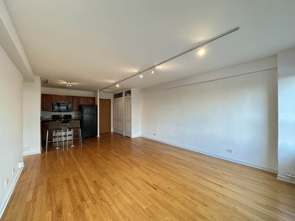 Building Photo - 4180 N Marine Dr