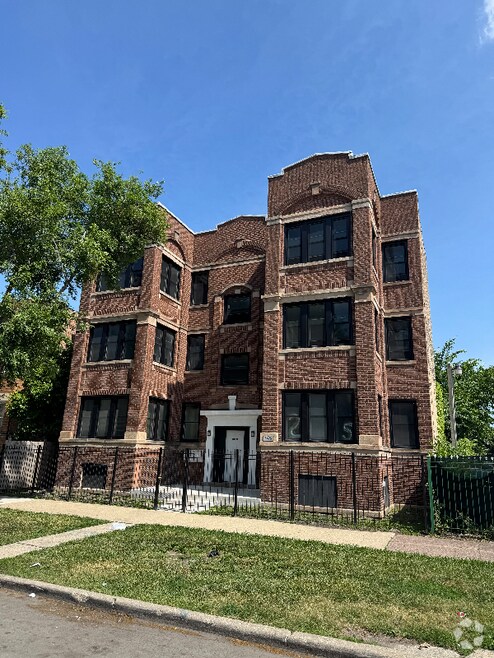 Building Photo - 4706 W Washington Blvd