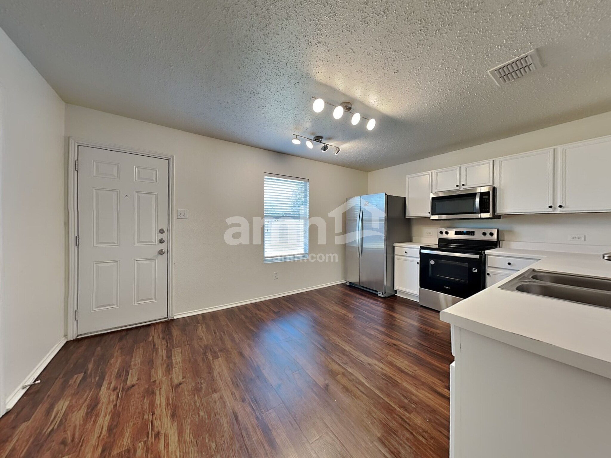 Building Photo - 2509 Margaret Ln