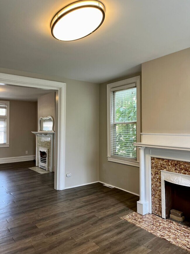 Building Photo - *** Gorgeous Mt. Washington Three Bedroom House * Fully Renovated * Near Grandview Ave * Pet Frie...