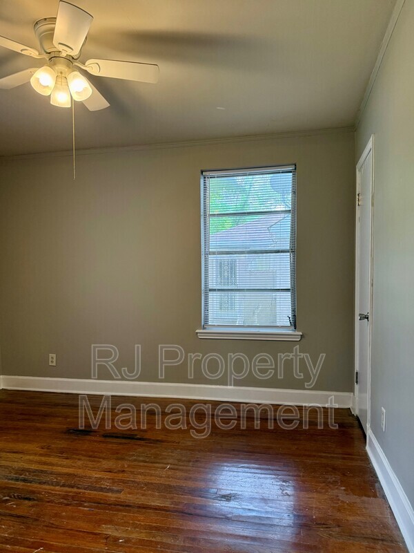Building Photo - 1336 Wrenwood St