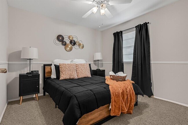 Building Photo - 6803 Lynngate Dr