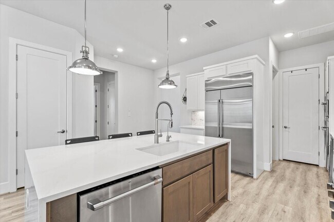 Building Photo - 28 Clearview Terrace Pl