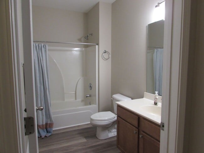 Building Photo - 10125 Westmoreland Rd