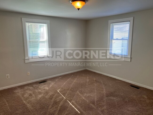 Building Photo - Beautiful 3 Bedroom 2 Bath House