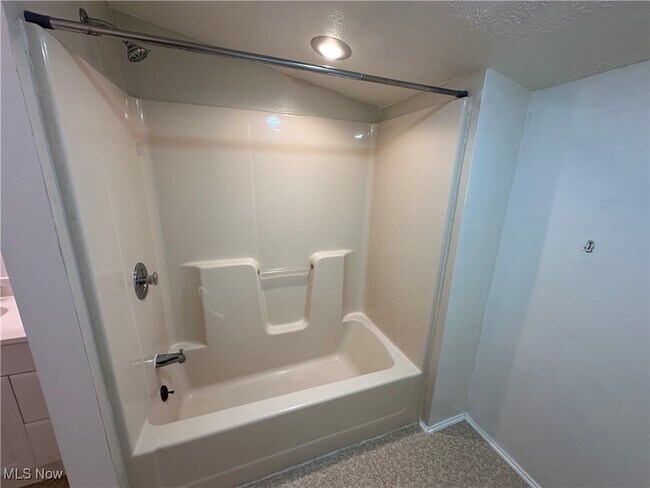 Building Photo - 70 Clifton Dr