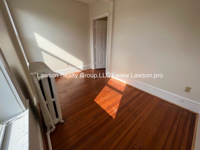 Building Photo - 1625 Westover Ave SW