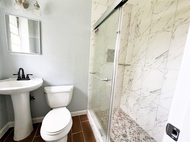 Building Photo - 103 Cosmos St