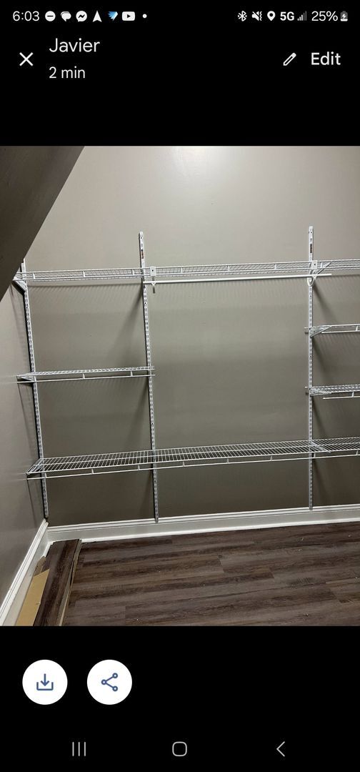 Building Photo - Large one bedroom one bath upstairs apartment