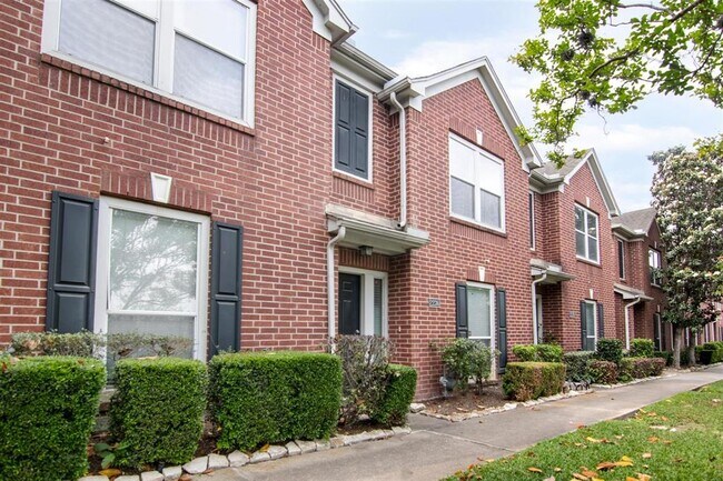 Building Photo - 2236 Ann St