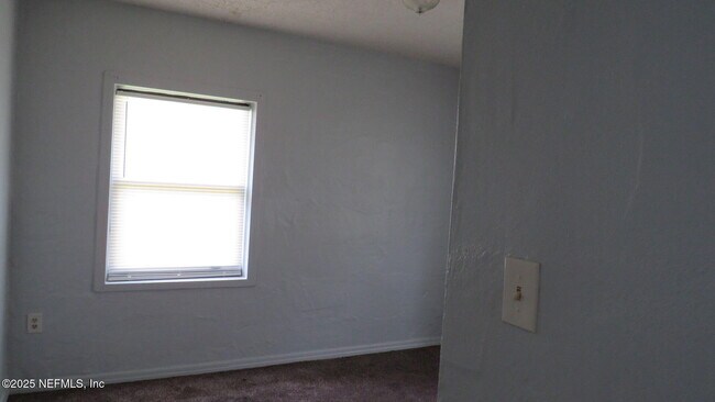 Building Photo - 5347 Baycrest Rd