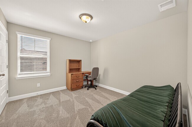 Building Photo - 409 Aurora Creek Ln