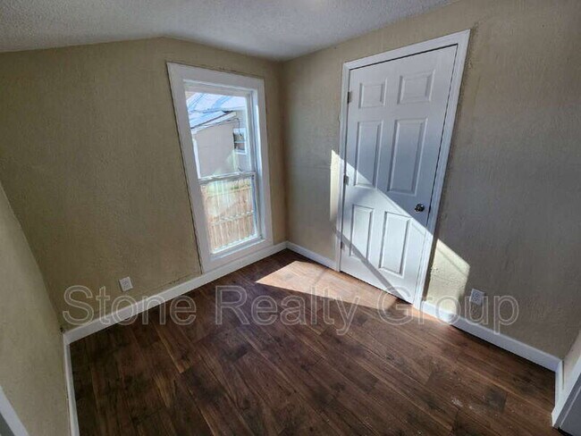 Building Photo - 624 S 8th St