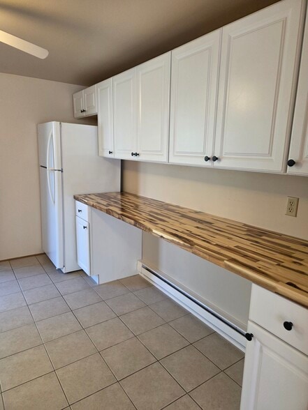 Building Photo - 496 Mercer Rd