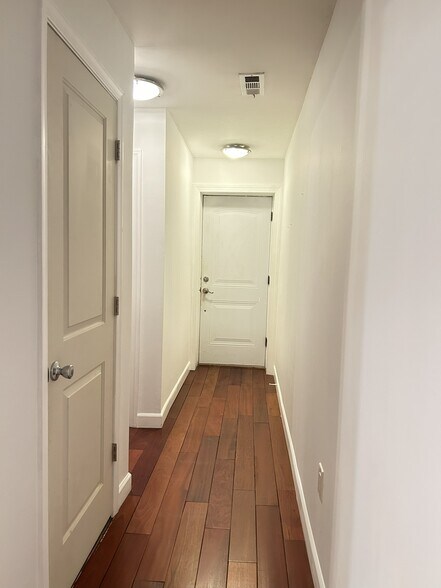 Rear Entrance - 118 Bates St NW