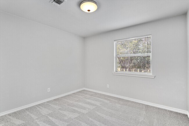 Building Photo - 6700 Cooper Ln