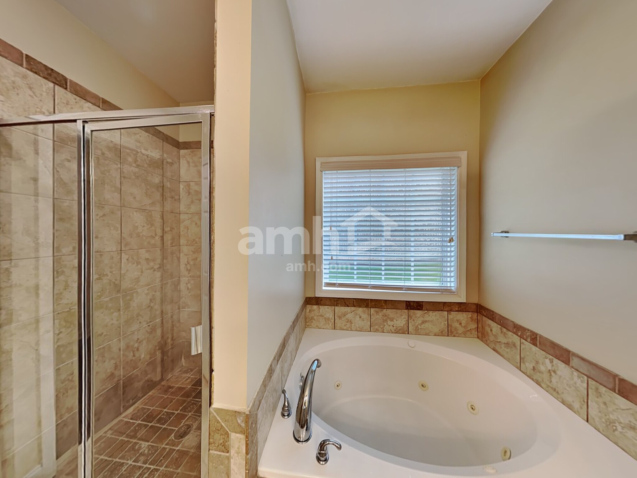 Building Photo - 907 Yancey Ct