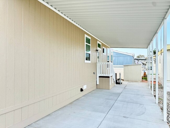 Building Photo - 41 Spruce Via