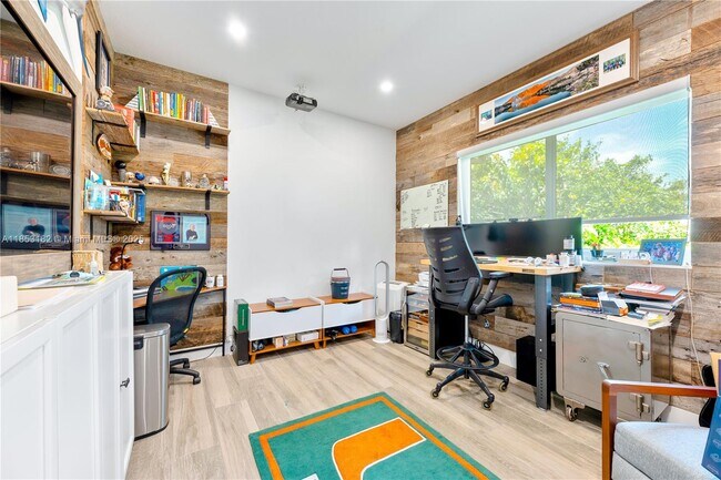 Building Photo - 16001 SW 77th Ct