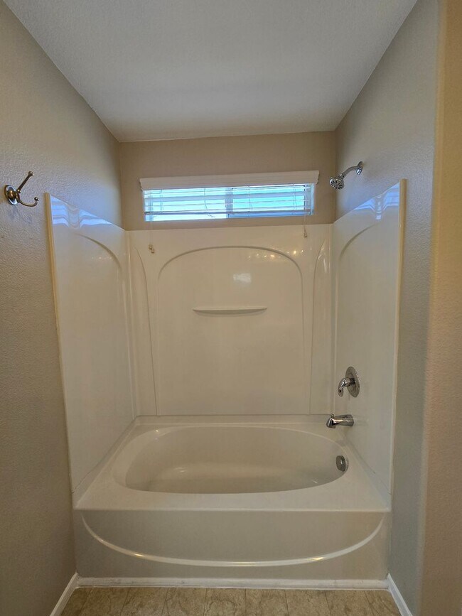 Building Photo - A Stunning 4 Bedroom Home in South West La...