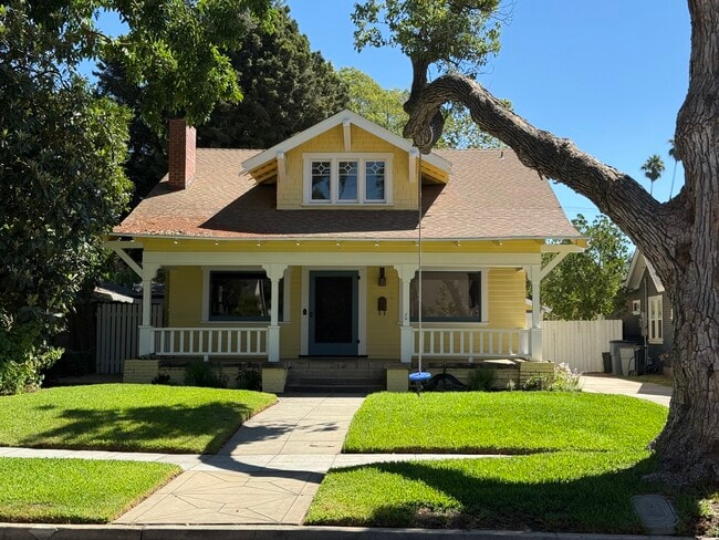 Building Photo - 2020 Milan Ave