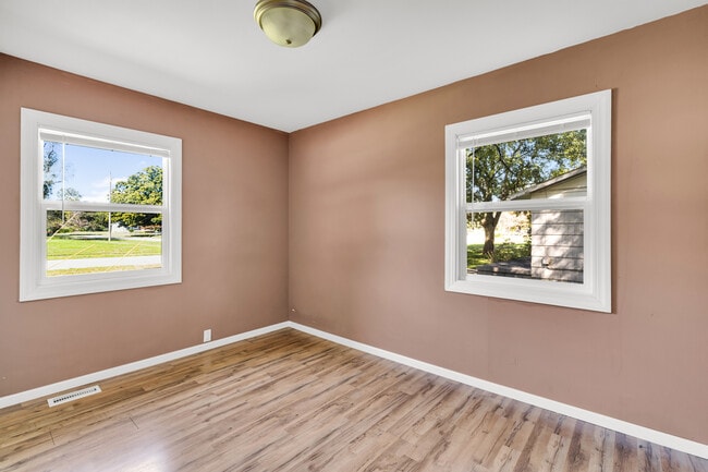 Building Photo - 9229 Donerail Way