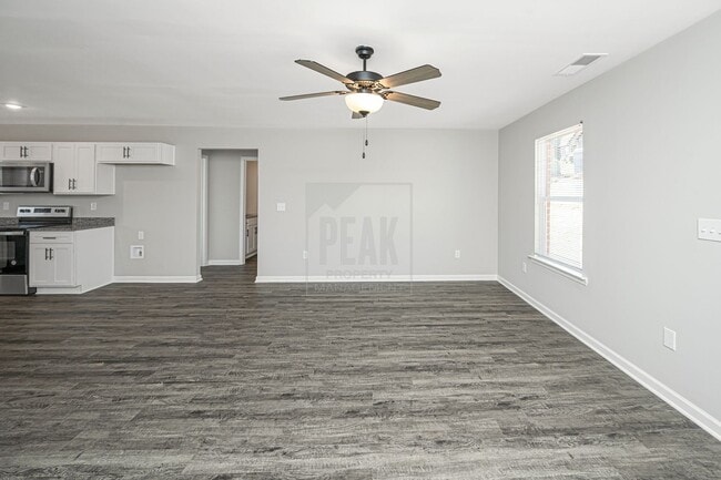 Building Photo - 700 Woodland Cir
