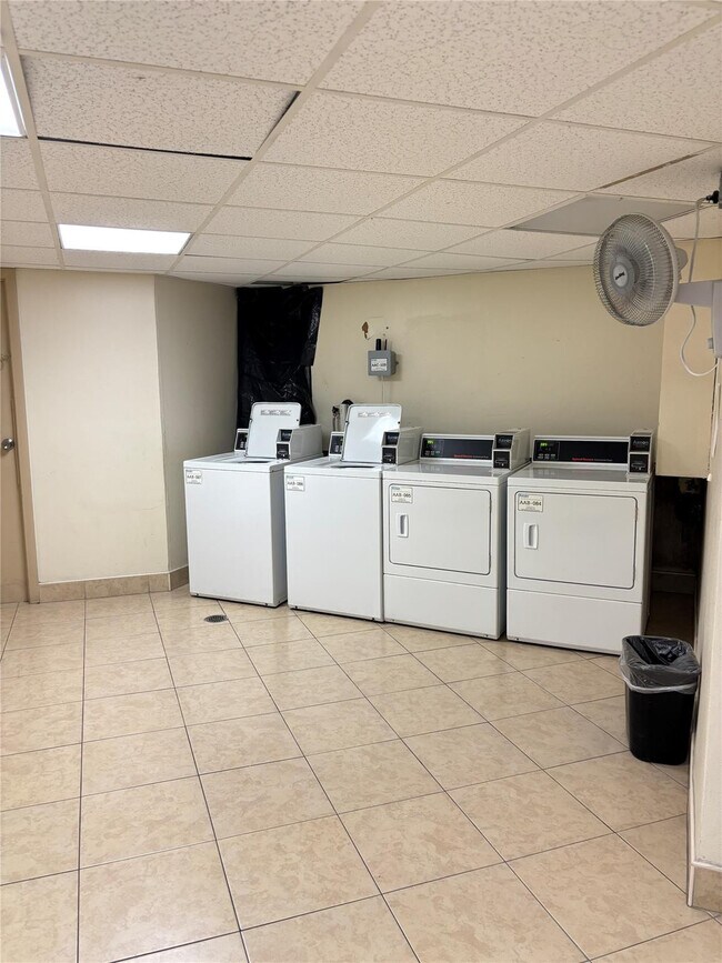 Building Photo - 6300 S Falls Cir Dr