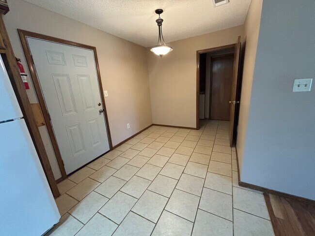 Building Photo - Charming 2-bedroom, 1-bathroom house in Russellville