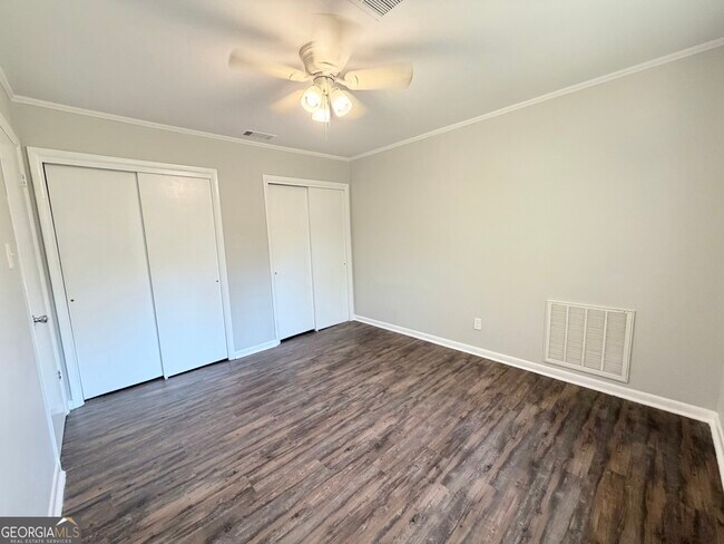 Building Photo - 125 Lillian Dr