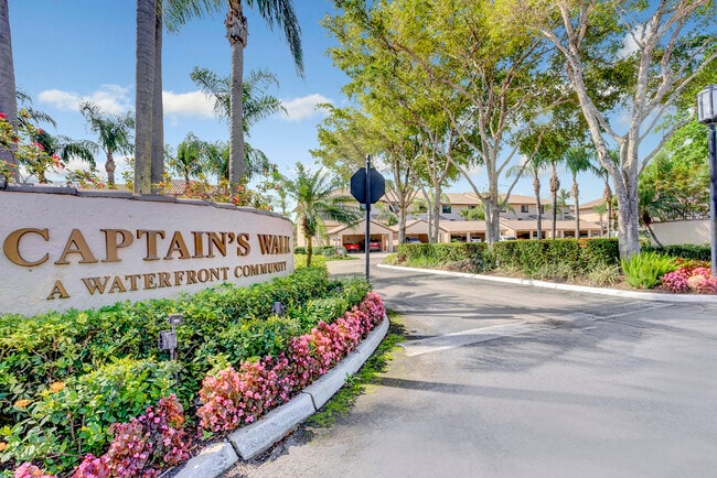 Building Photo - 210 Captains Walk