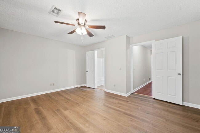 Building Photo - 5313 Waverly Trce