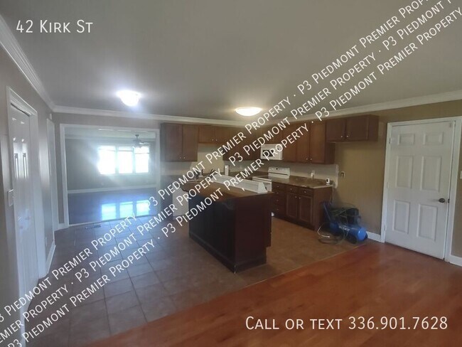 Building Photo - 42 Kirk St