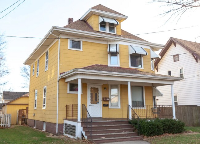 Building Photo - 5031 19th Ave
