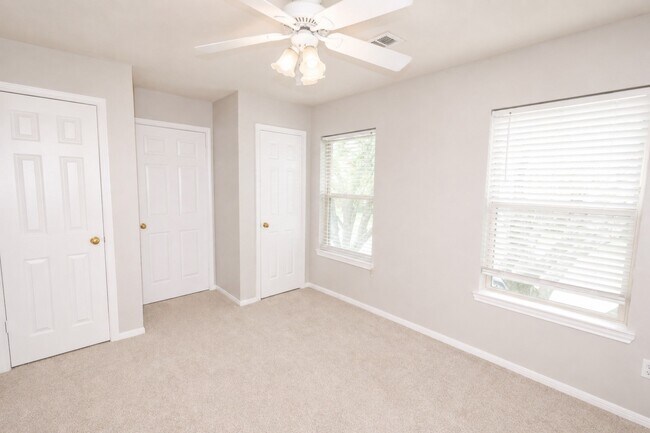 Building Photo - 7014 Morningside Dr