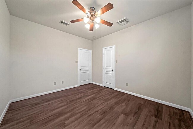Building Photo - 9635 Empress Crossing Dr