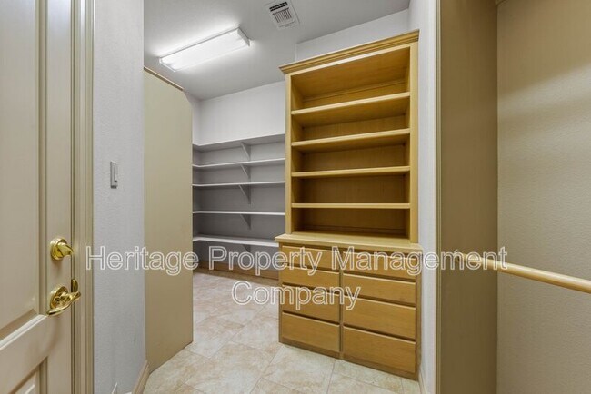 Building Photo - 131 Westcourt Ln