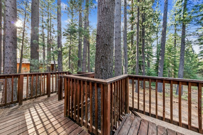 Building Photo - 1517 Plumas Cir